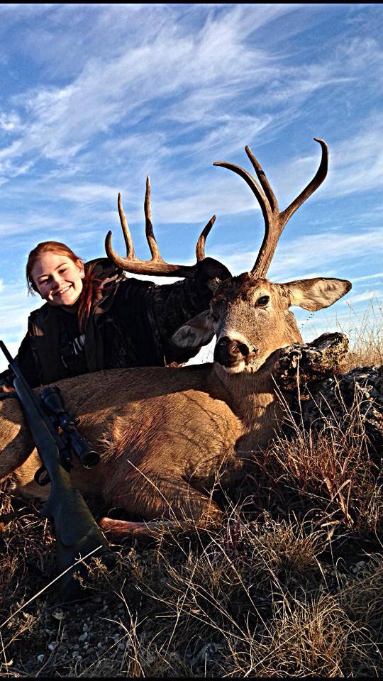 ﻿Kacee Crawford with a great buck!!