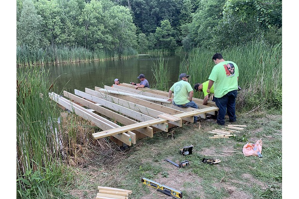 Union Volunteers Construct Observation Deck at Washtenaw Community College